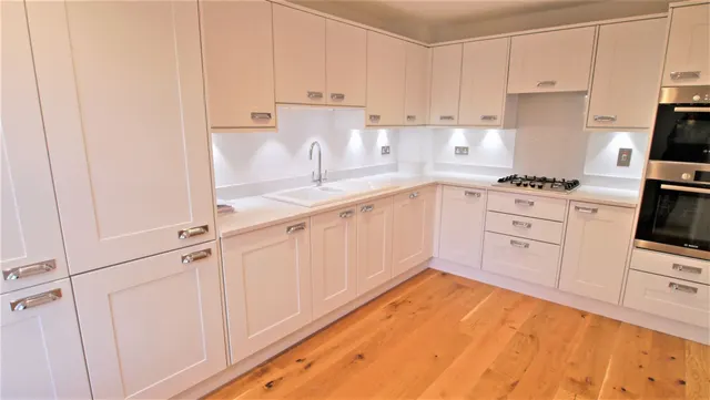 Brighton Road, Handcross, RH17, photo 3
