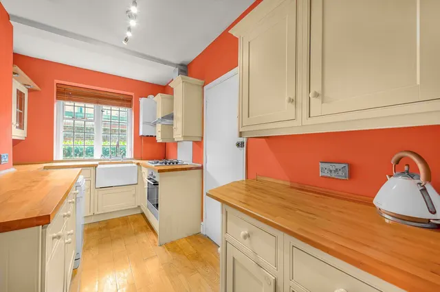 Newnham House, Manor Fields, SW15, photo 3