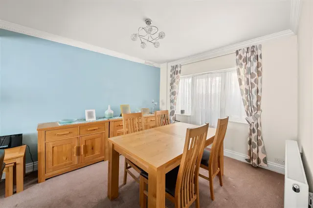 Heath Road, Hillingdon, photo 1