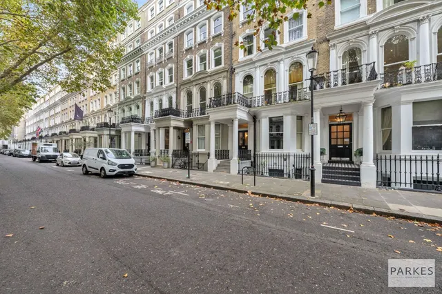 Beaufort Gardens, London, SW3 1PS, photo 1