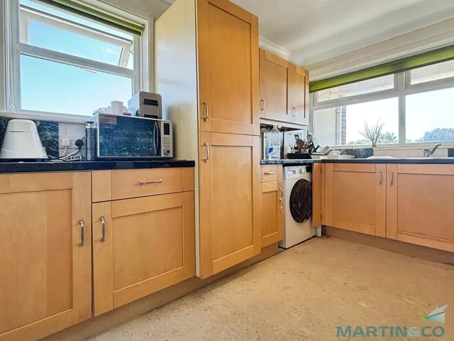 Photo 3 — Vicarage Lane,Central Ashford