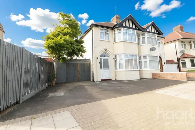 Allenby Road, Southall, UB1, photo 1