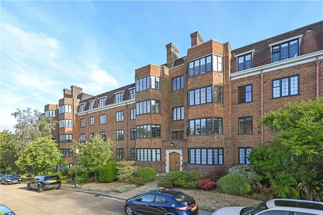 Putney Hill, Putney, London, SW15, photo 1