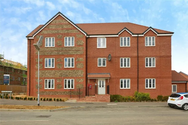 Preston Crescent, Salisbury, SP2, photo 1
