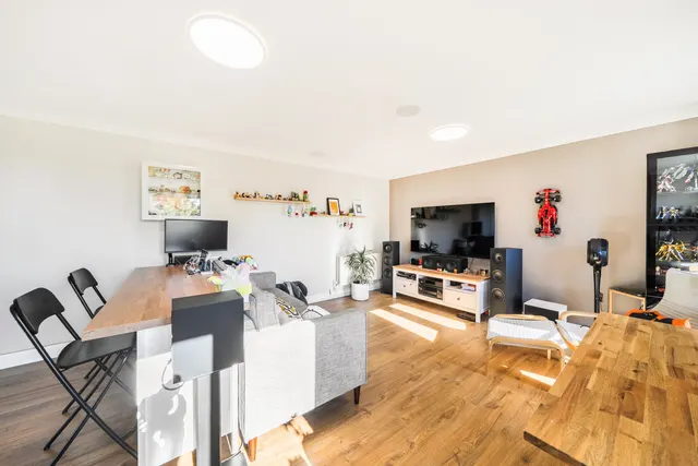 High Road, Harrow, HA3, photo 2