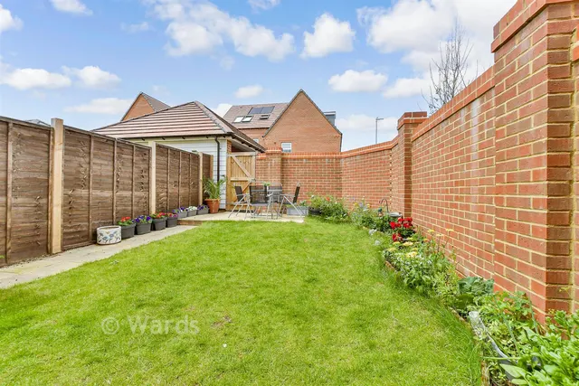 Laxtons Crescent, Sittingbourne, ME10, photo 2