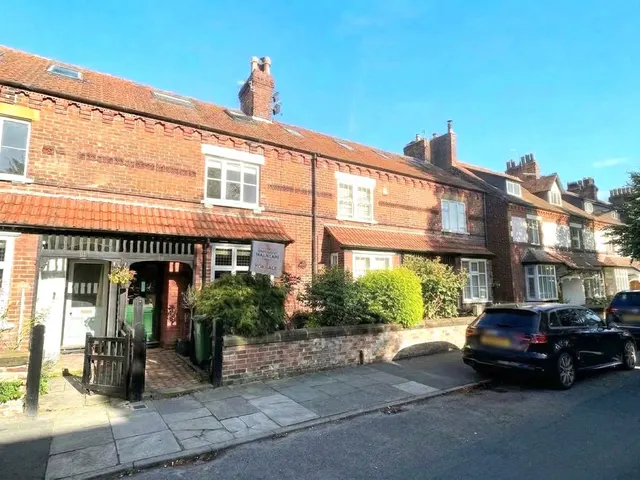 Cranford Avenue, Knutsford, photo 1