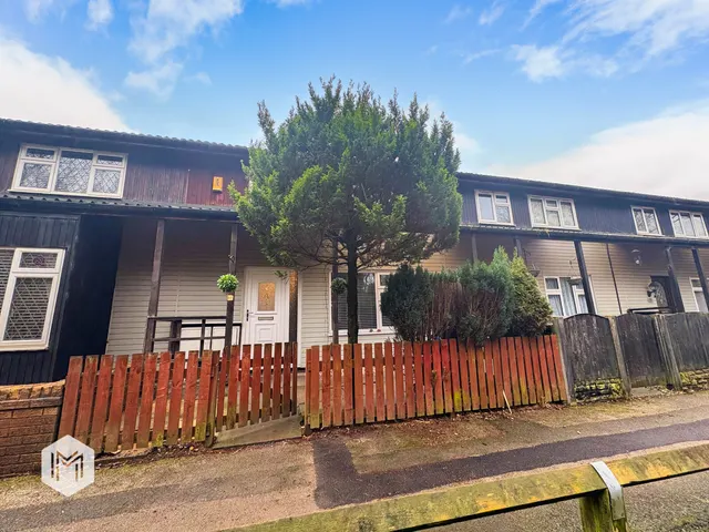 Lyster Close, Birchwood, Warrington, WA3 6QE, photo 1