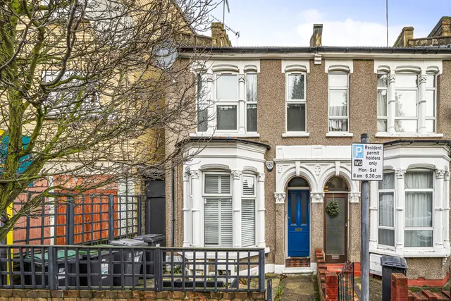 Flat 1, 1 Lausanne Road, London, photo 1