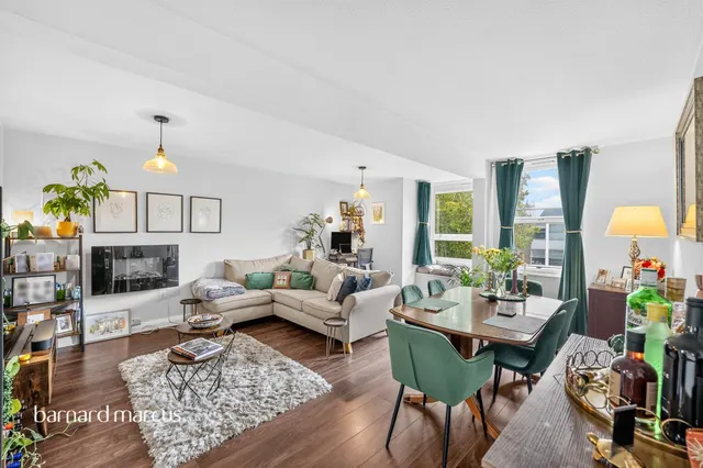 Meyrick Road, London, SW11, photo 1