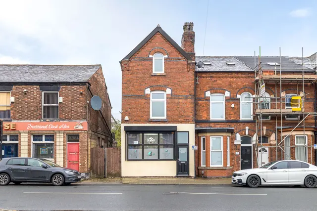 Wigan Lane, Wigan, WN1, photo 1