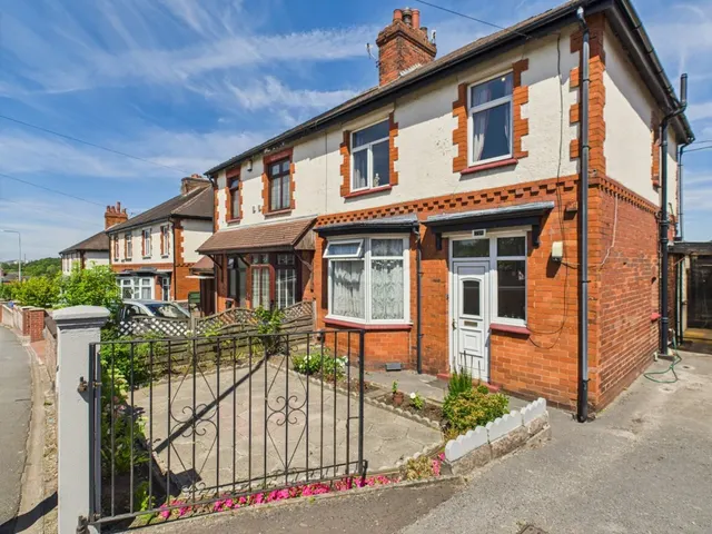 Blurton Road, Blurton, Stoke-on-Trent, photo 1