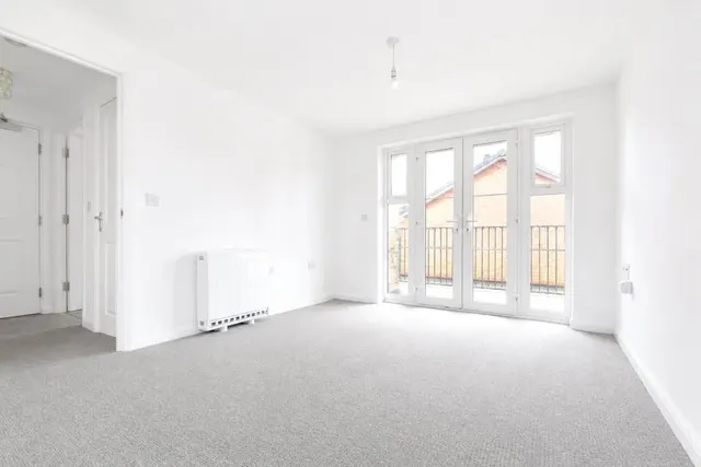 Albert Way, East Cowes, PO32, photo 3