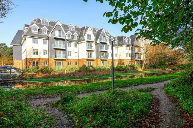 Monument Road, Woking, GU21, photo 1