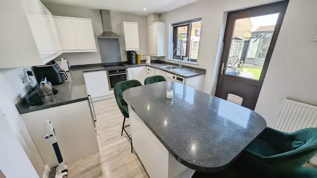 Plover Close, Yate, BS37, photo 2