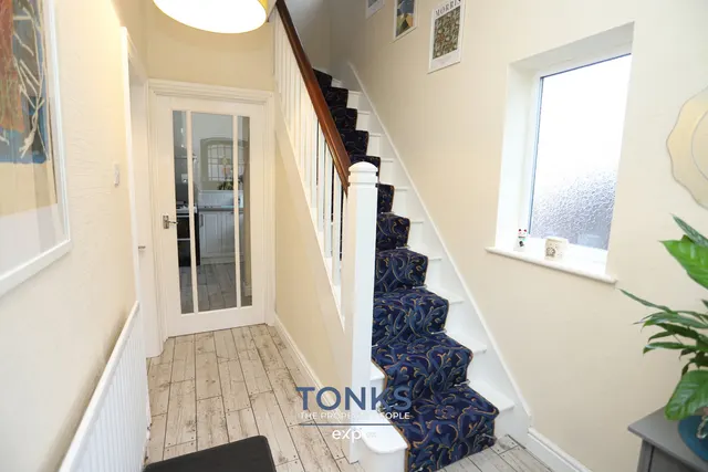 Hillside Avenue, Rowley Regis, B65, photo 3