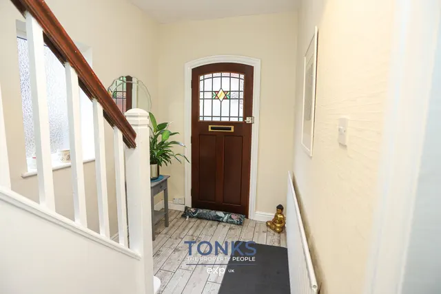Hillside Avenue, Rowley Regis, B65, photo 2