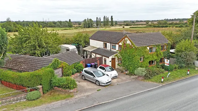 Gainsborough Road, Blyton, DN21, photo 1