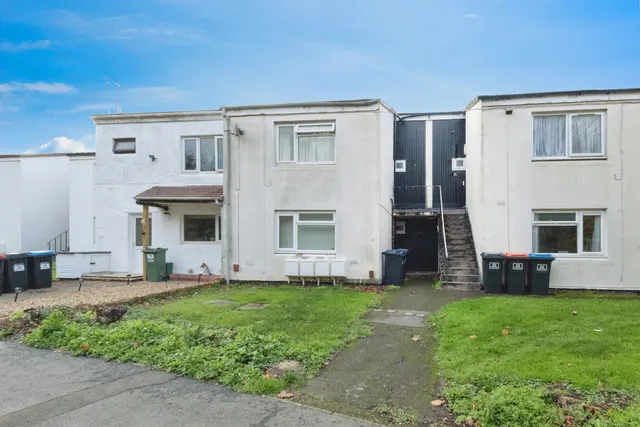 Jennings, Milton Keynes, MK14, photo 1