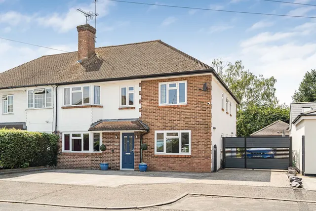 Birchfield Close, Addlestone, KT15, photo 1