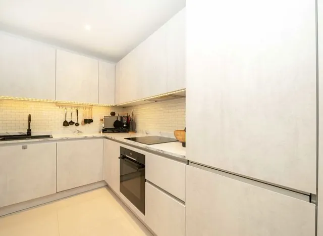 Victoria Street, St Albans, AL1, photo 2