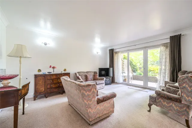 Falcon Close, Northwood, HA6, photo 2