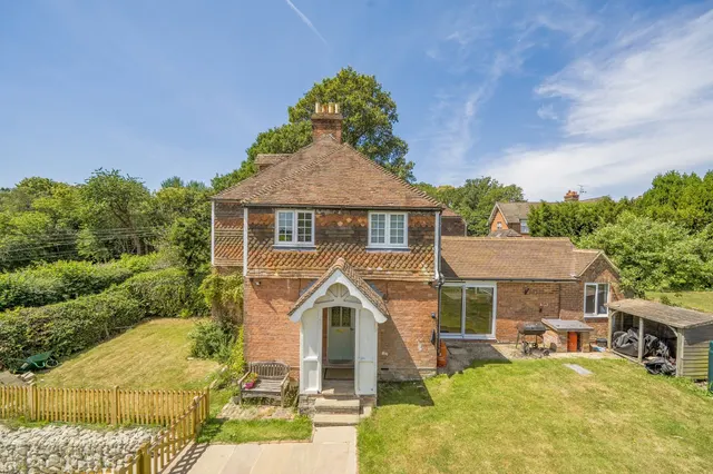 Priors Heath, Goudhurst, TN17, photo 1