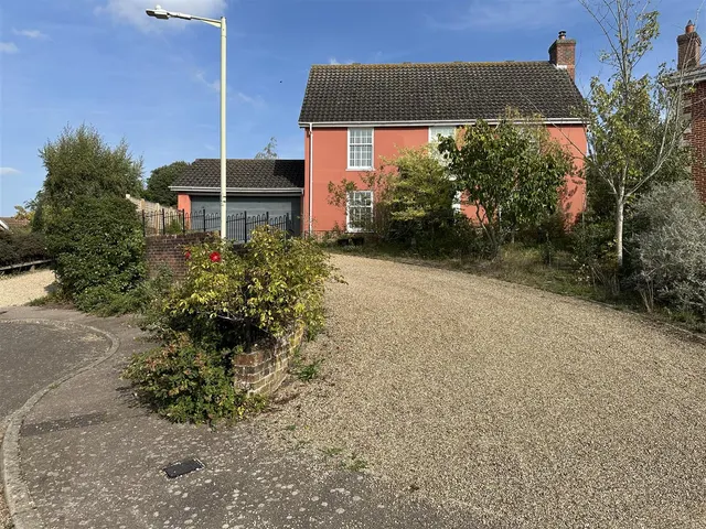 Newby Close, Halesworth, IP19, photo 1