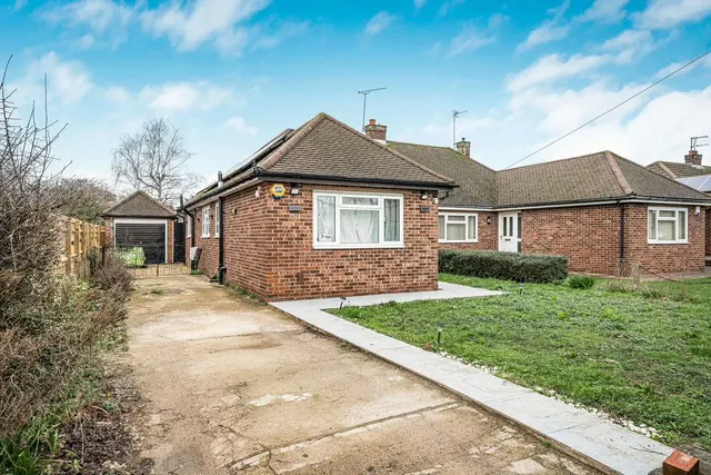 Shenley Road, Bletchley, Milton Keynes, Buckinghamshire, MK3 6HE, photo 1