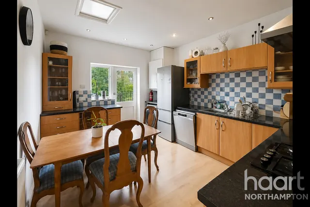 Birchfield Road, Northampton, NN1, photo 2