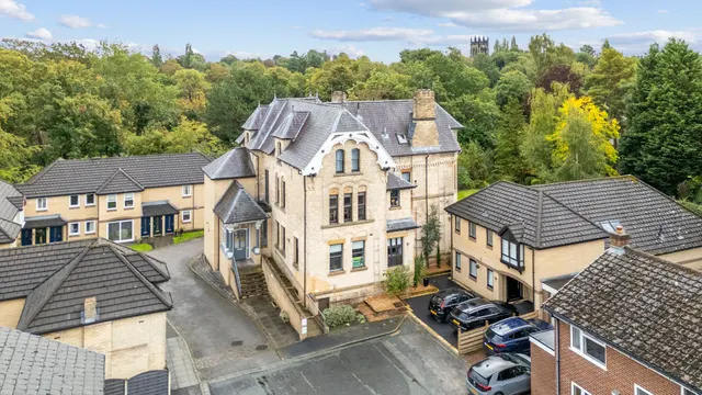 Dingle Bank Close, Lymm, Lymm, WA13 0QR, photo 1
