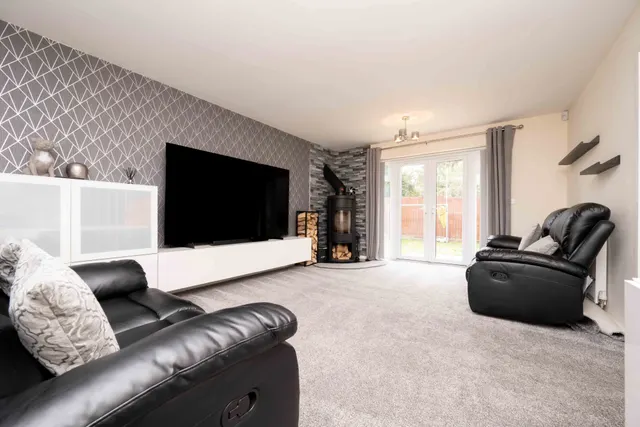 Chaplins Lane, Kettering, NN14, photo 2