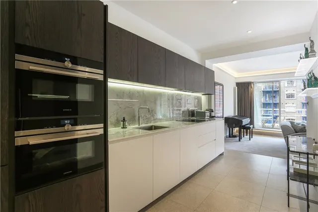 Photo 2 — Apartment for sale in Shad Thames, London, SE1