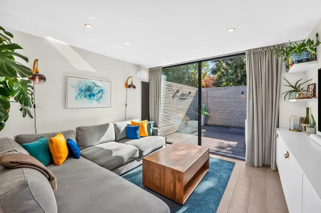 Galgate Close, London, SW19, photo 3
