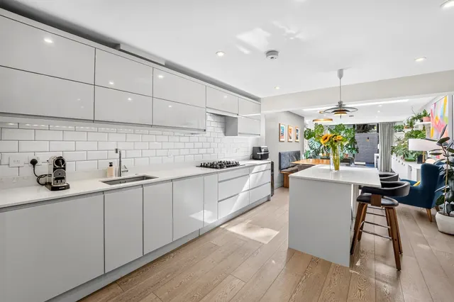 Galgate Close, London, SW19, photo 2