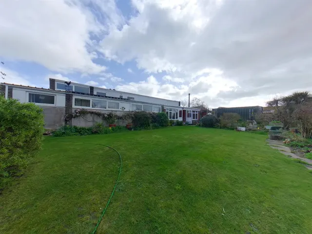 Harvester Drive, Fareham, photo 1