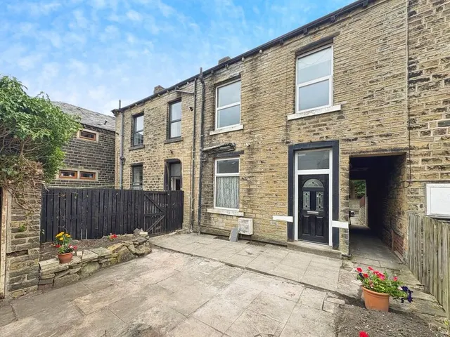 Victoria Street, Lindley, HD3, photo 1