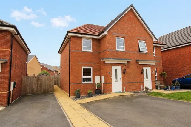 Austen Drive, Tamworth, Tamworth, B78 3FG, photo 1