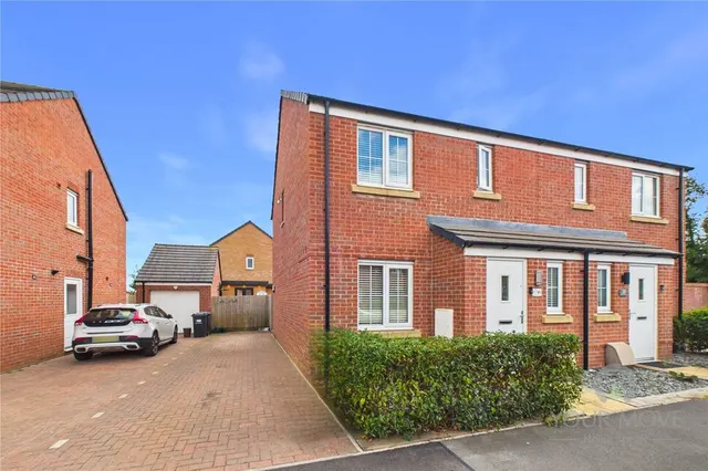 Campus Drive, Kingsthorpe, Northampton, Northamptonshire, NN2, photo 1