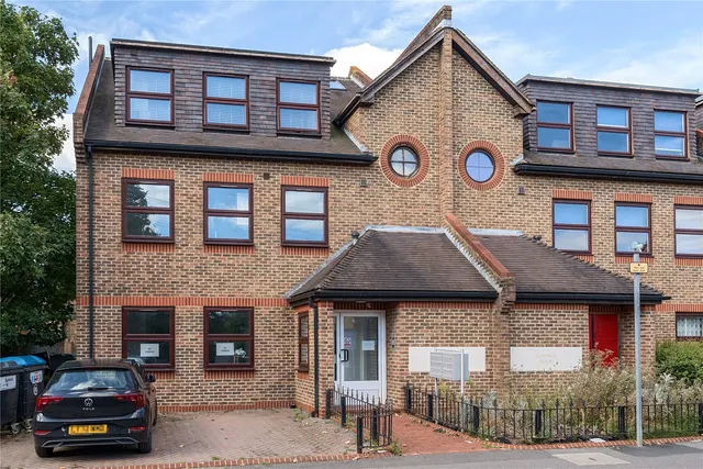Churchfield Road, Walton On Thames, KT12, photo 1