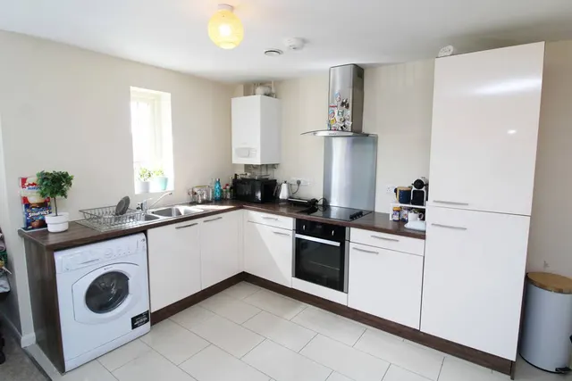Photo 3 — Hillmorton Road, Rugby, CV22 5AE