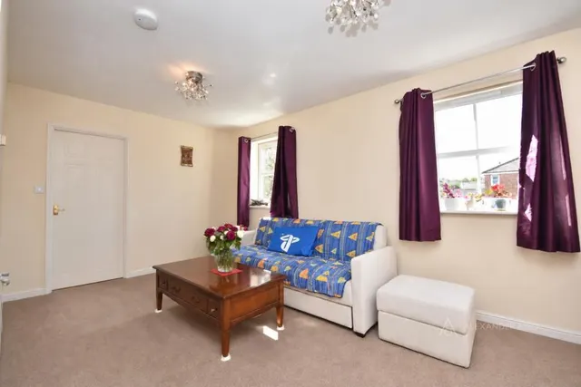 Great Meadow Way, Aylesbury, HP19, photo 3