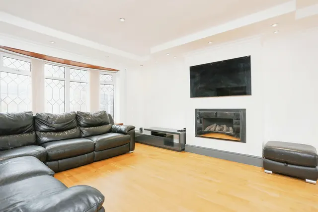 Ballater Close, Leicester, LE5, photo 1