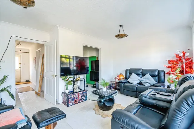 Peter Weston Place, Chichester, PO19, photo 2