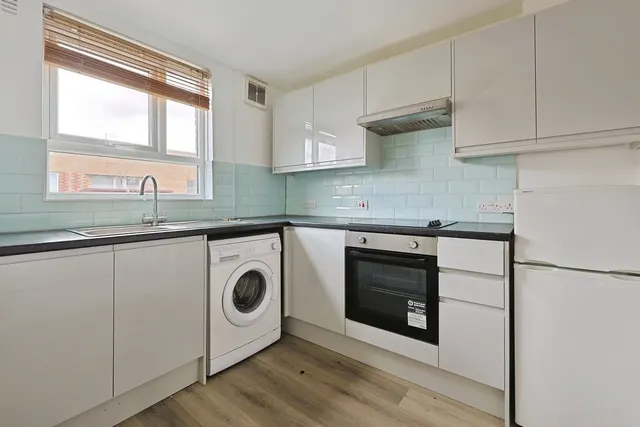 Burns Road, London, SW11, photo 1