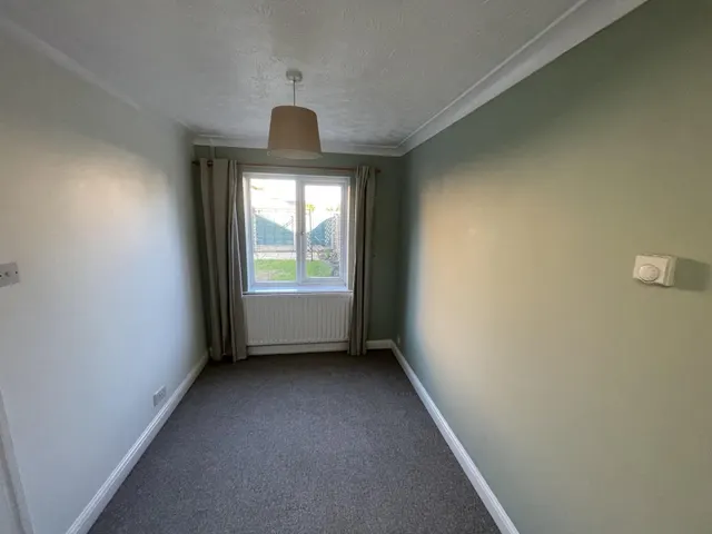 Canterbury Drive, Sleaford, NG34, photo 3