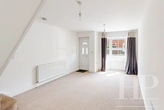 West Street, Crawley, RH11, photo 3