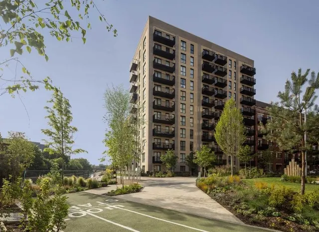 Nestles Avenue, Hayes, UB3, photo 1