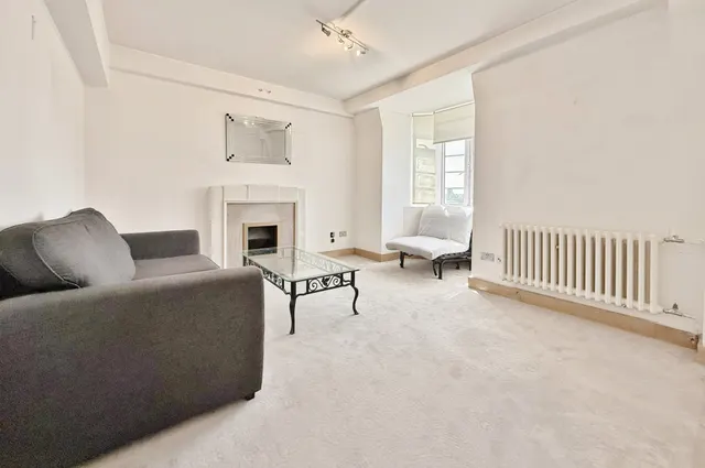 Hammersmith Road, Hammersmith, W6, photo 3