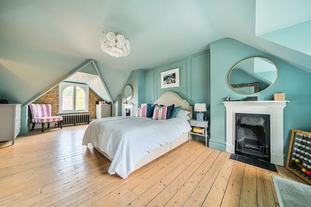 Photo 2 — Longlands Road, DA15